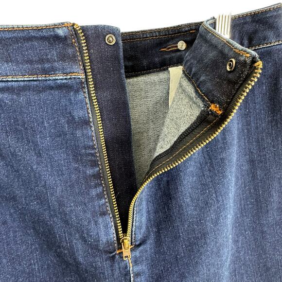 LOFT Dark Wash Denim Going Out Short Cotton Jean Skirt Pockets Size 6 - Picture 3 of 5